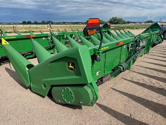 Image of John Deere C12R equipment image 3