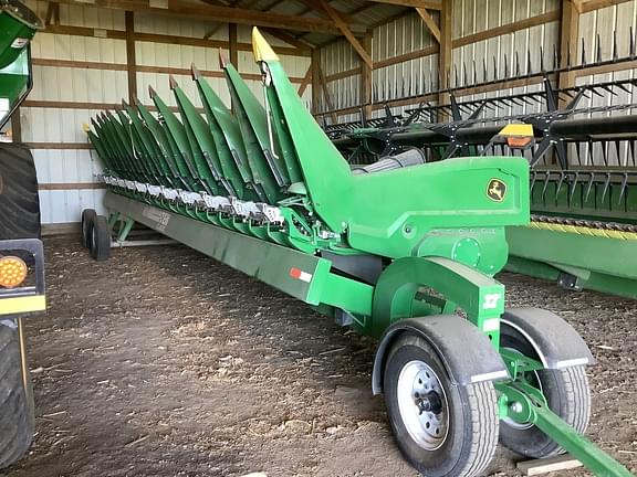 Image of John Deere C12R Primary image