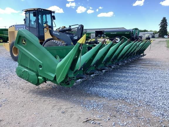 Image of John Deere C12R equipment image 4