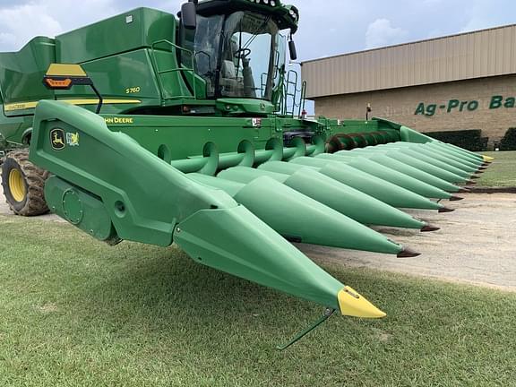 Image of John Deere C12R equipment image 3