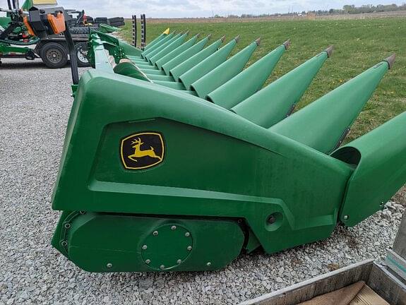 Image of John Deere C12R equipment image 2