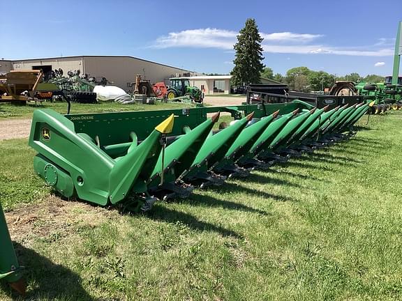 Image of John Deere C12R equipment image 2