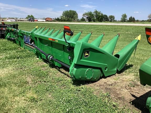 Image of John Deere C12R equipment image 3