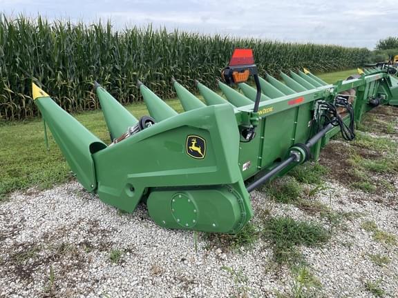 Image of John Deere C12R equipment image 1