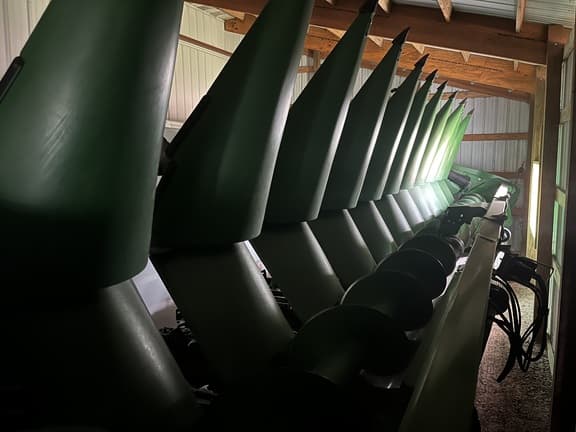 Image of John Deere C12R equipment image 4