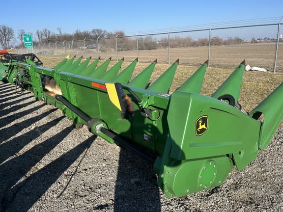 Image of John Deere C12R equipment image 3