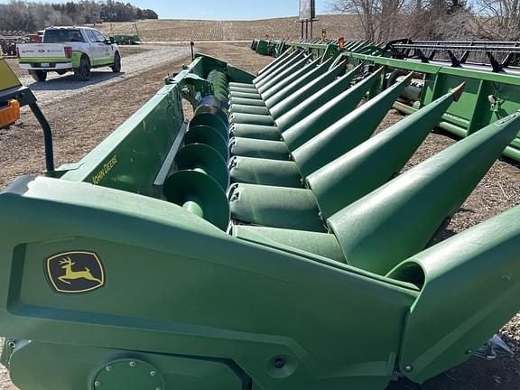 Image of John Deere C12R equipment image 3