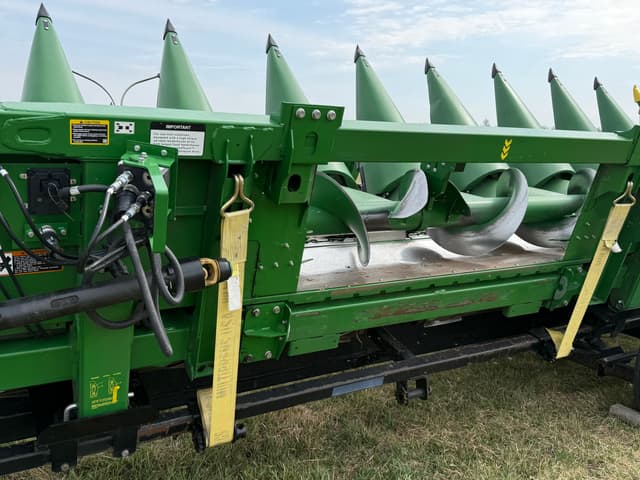 Image of John Deere C12R equipment image 3