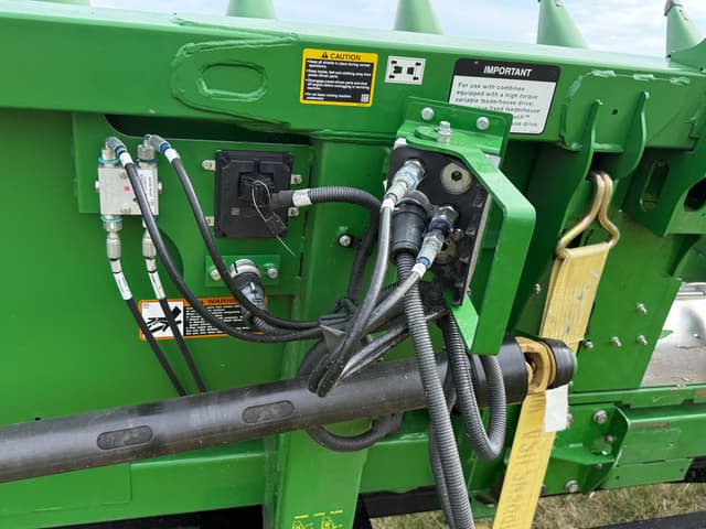 Image of John Deere C12R equipment image 4