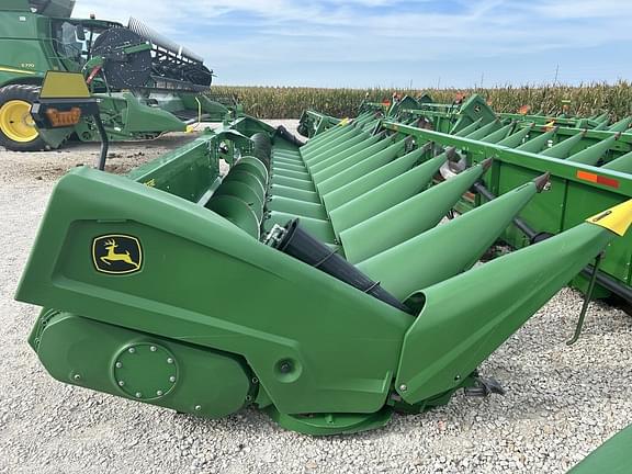 Image of John Deere C12R Primary image