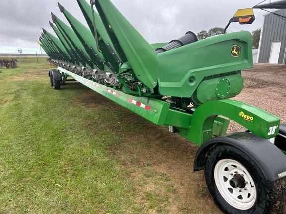 Image of John Deere C12R equipment image 3