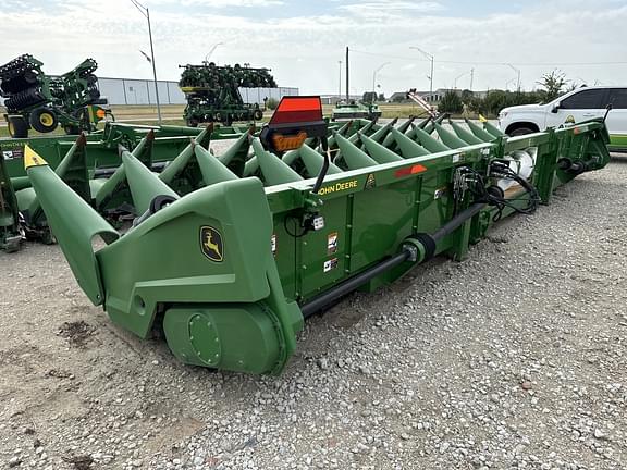 Image of John Deere C12R equipment image 3