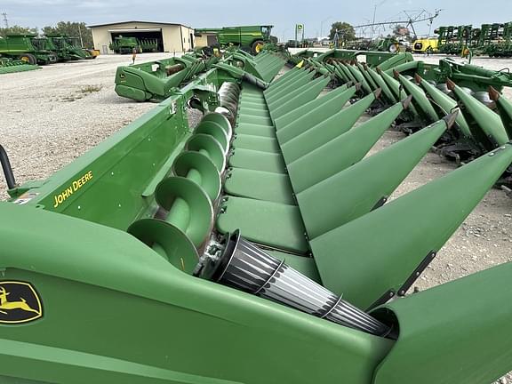 Image of John Deere C12R equipment image 3