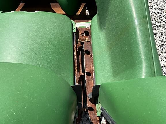 Image of John Deere C12R equipment image 4