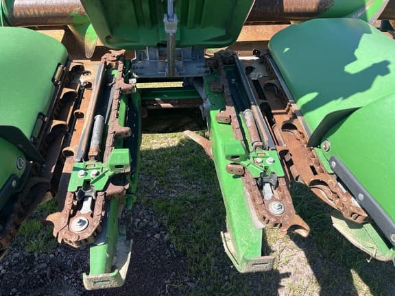 Image of John Deere C16F equipment image 3