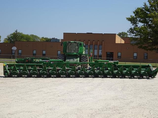 Image of John Deere C16F equipment image 3