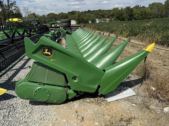 Image of John Deere C16F equipment image 3