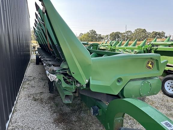 Image of John Deere C16F equipment image 3