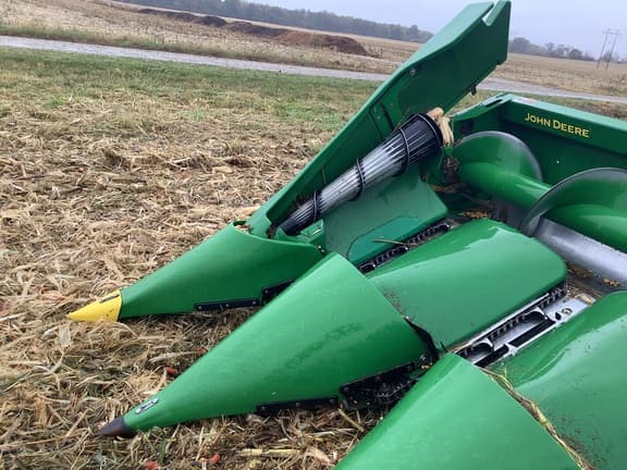 Image of John Deere C16F equipment image 4