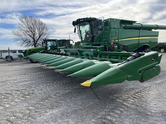 Main image John Deere C16F