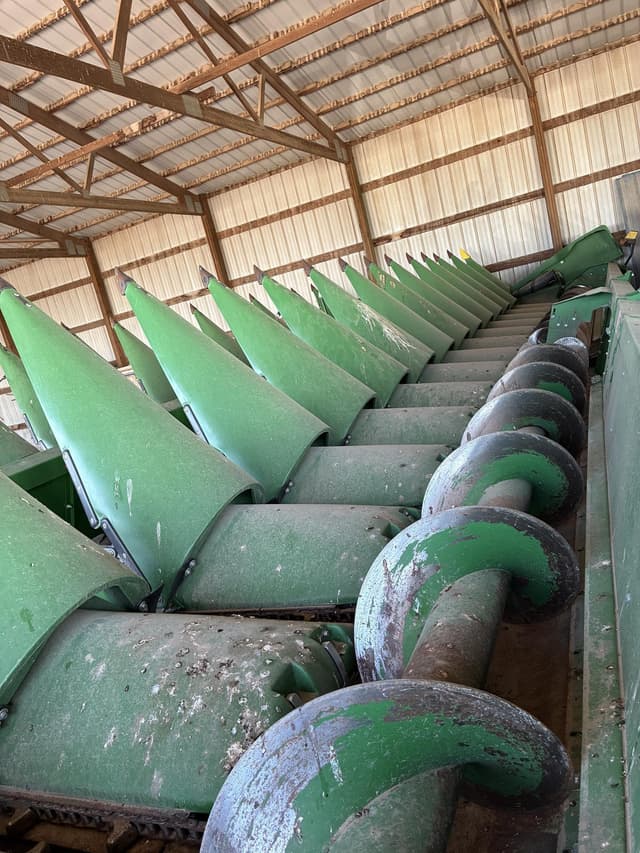 Image of John Deere C16R equipment image 3