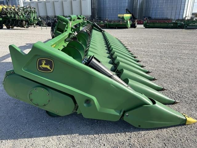 Image of John Deere C18F equipment image 3