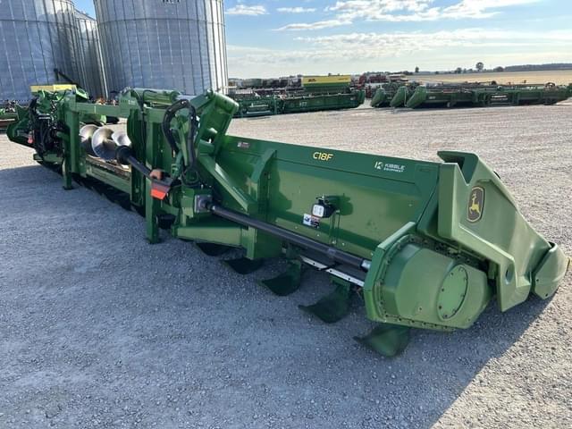 Image of John Deere C18F equipment image 4
