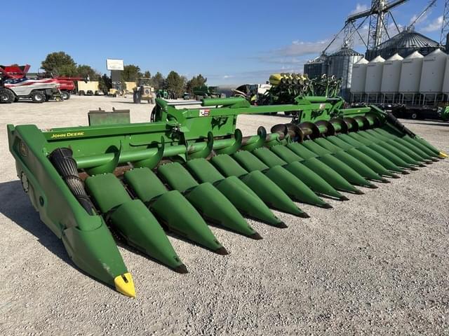 Image of John Deere C18F equipment image 2