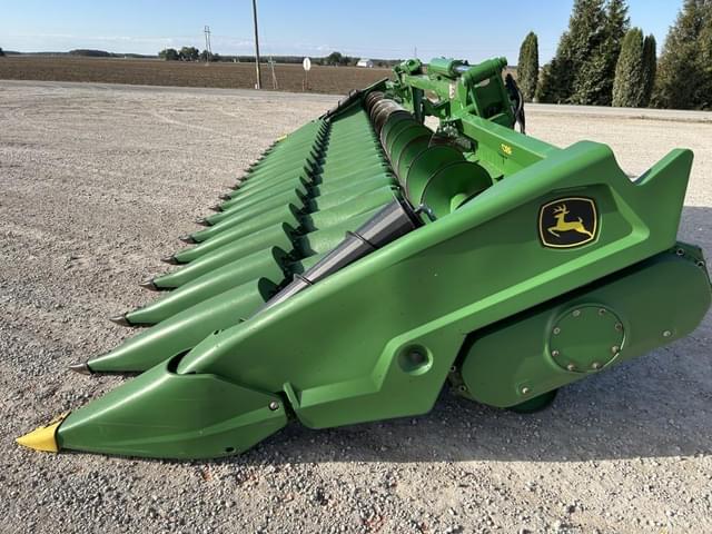 Image of John Deere C18F equipment image 4