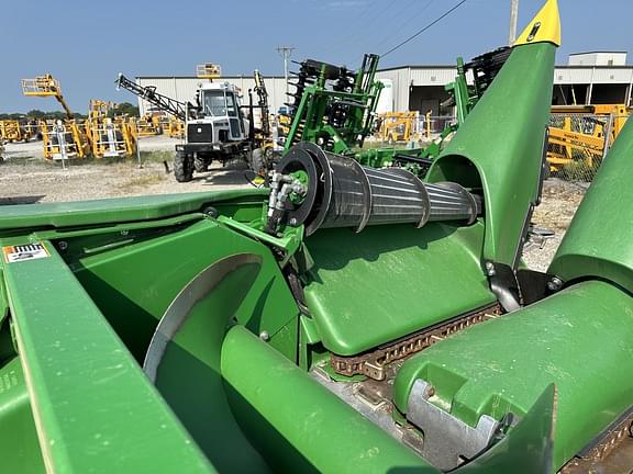 Image of John Deere C18F equipment image 2