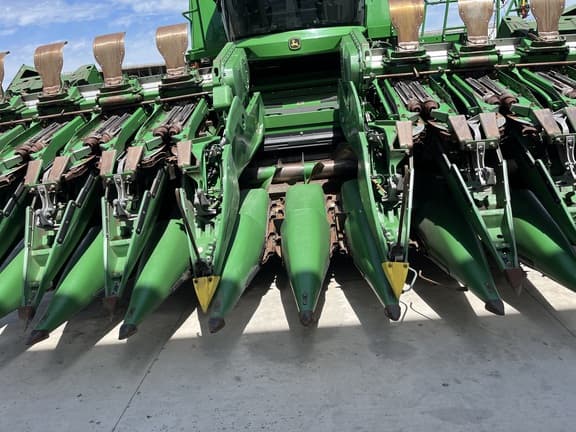 Image of John Deere C18F equipment image 2