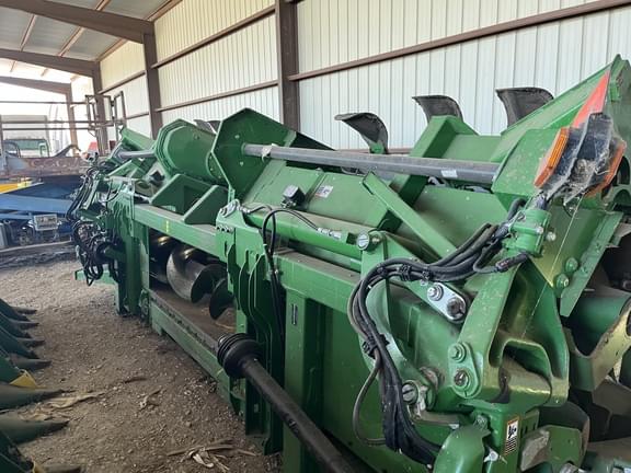 Image of John Deere C18F equipment image 2