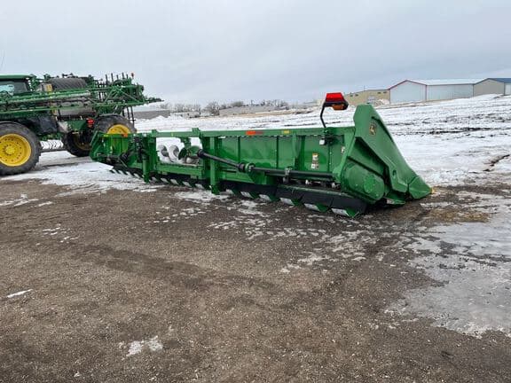 Image of John Deere C18R equipment image 4