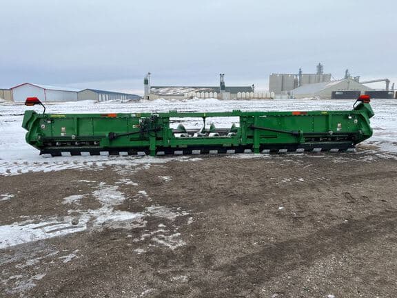 Image of John Deere C18R equipment image 3