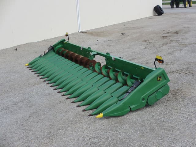 Image of John Deere C18R equipment image 1