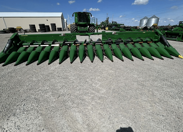 Image of John Deere C18R equipment image 2