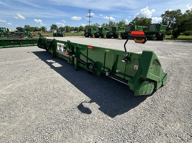 Image of John Deere C18R equipment image 3