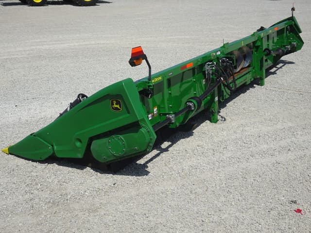 Image of John Deere C18R equipment image 4