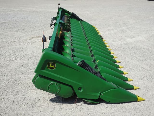 Image of John Deere C18R equipment image 3