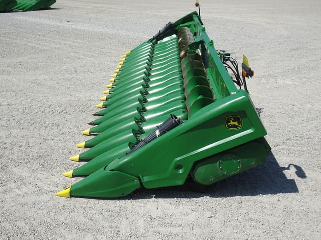 Image of John Deere C18R equipment image 2
