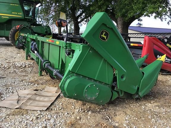 Image of John Deere C18R equipment image 4