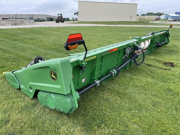Image of John Deere C18R equipment image 2