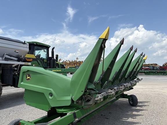 Image of John Deere C6R equipment image 2