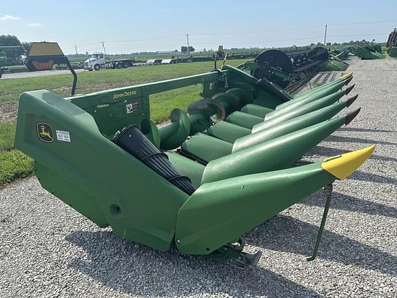 Image of John Deere C6R equipment image 1