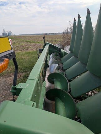 Image of John Deere C6R equipment image 4