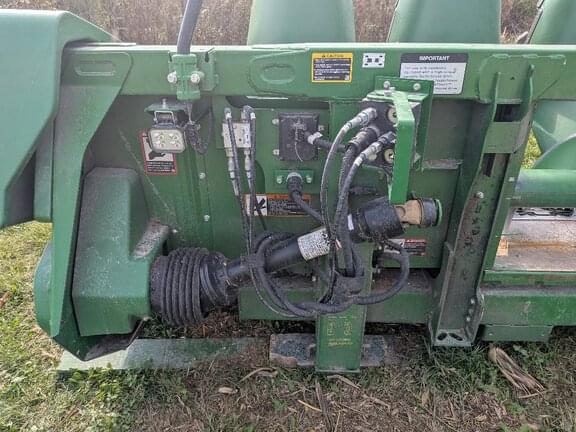 Image of John Deere C6R equipment image 4