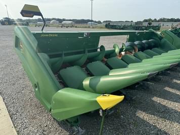 Main image John Deere C8R