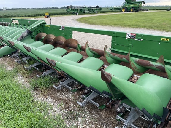 Main image John Deere C8R