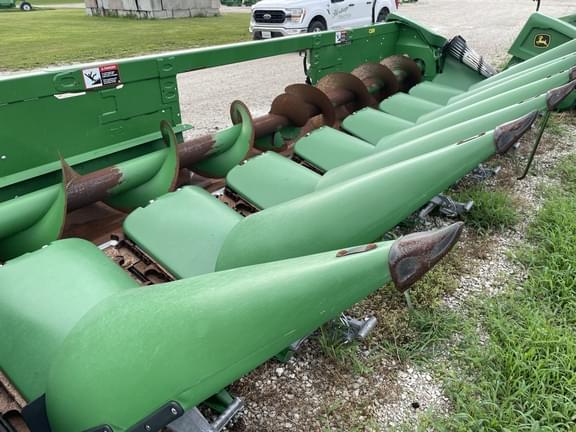 Image of John Deere C8R equipment image 3