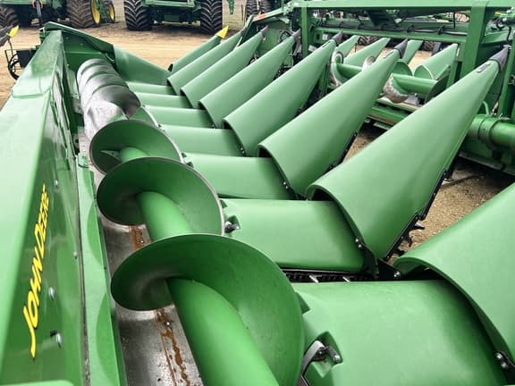 Image of John Deere C8R equipment image 2